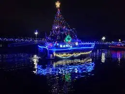 chrismtasboatlights